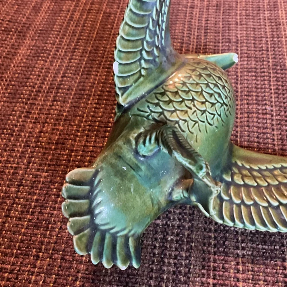 Green Bird Reptile Decor